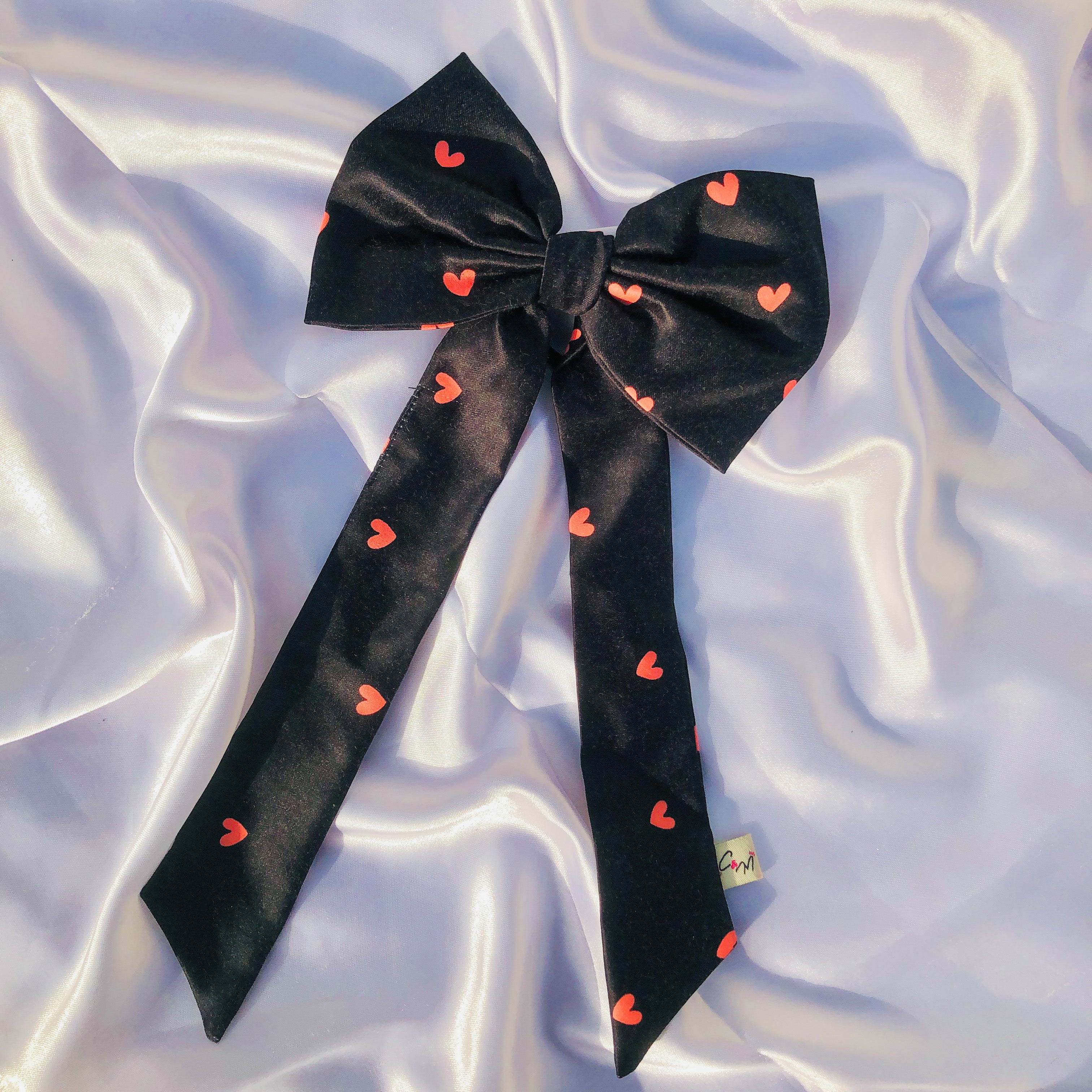 Amore Pigtail Bow Tie