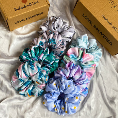 The Holly Combo (Set Of 8 Scrunchies)